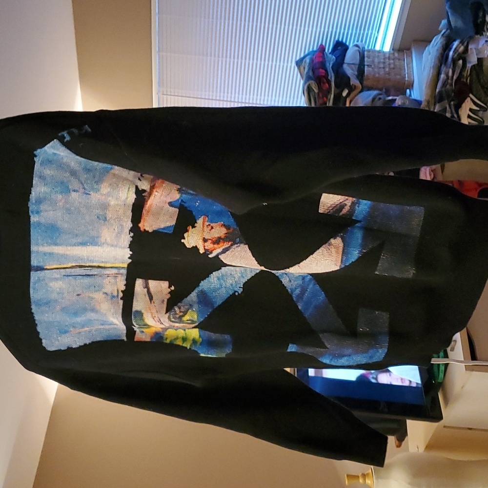 Off White. Flash $199